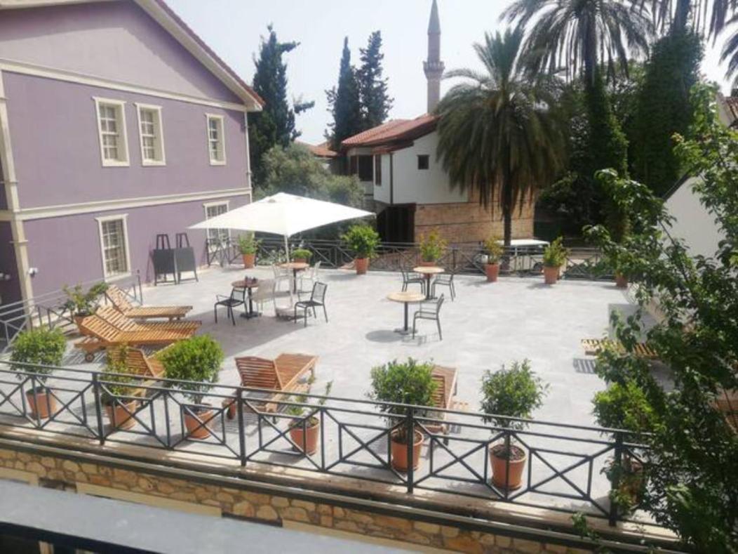 Daire Lovely Flat With Balcony Near Hadrian's Gate *